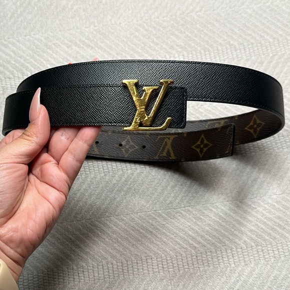 Authentic Louis Vuitton Belt (reversible) - Picture 2 of 4